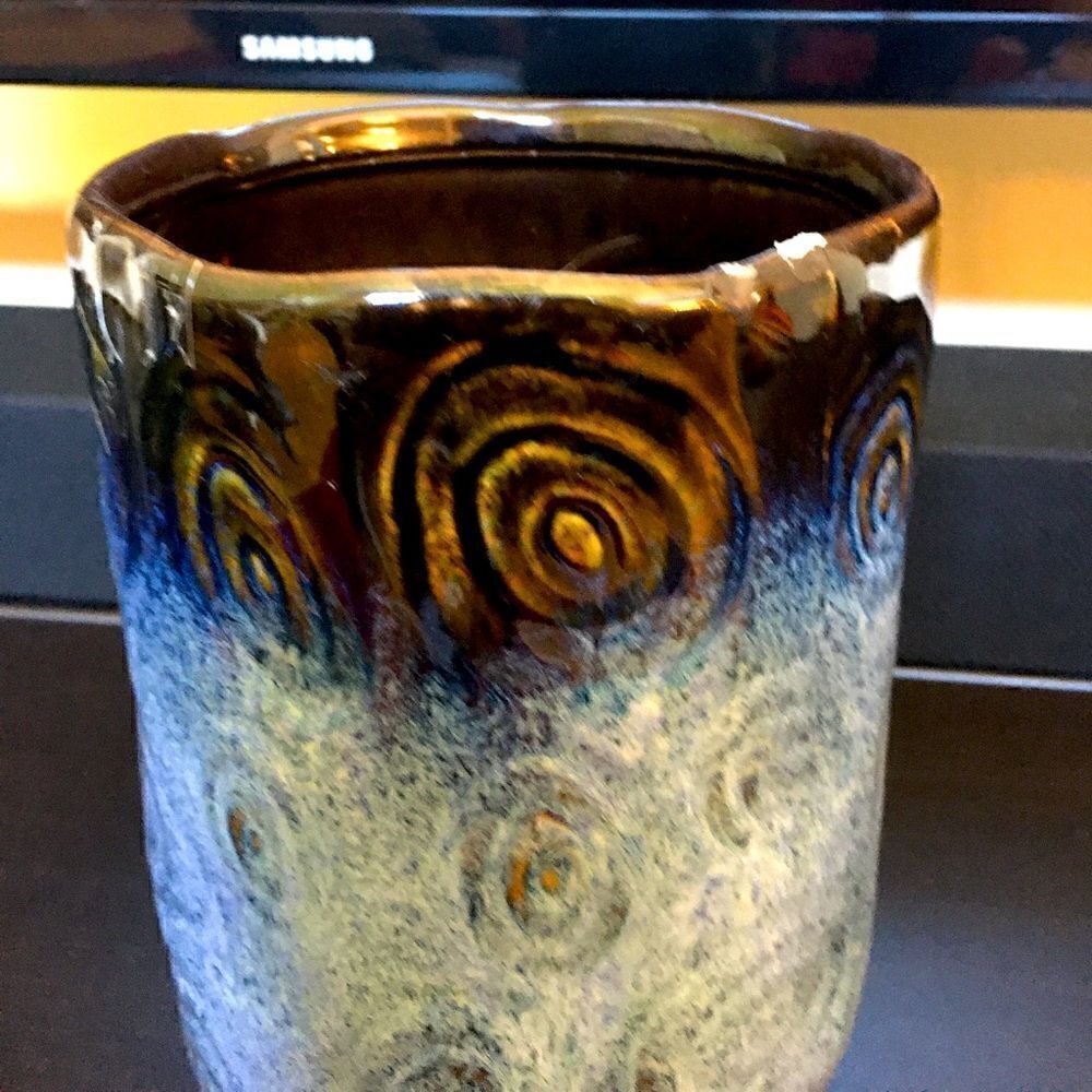 Contemporary Vase   - Picture 3 of 3